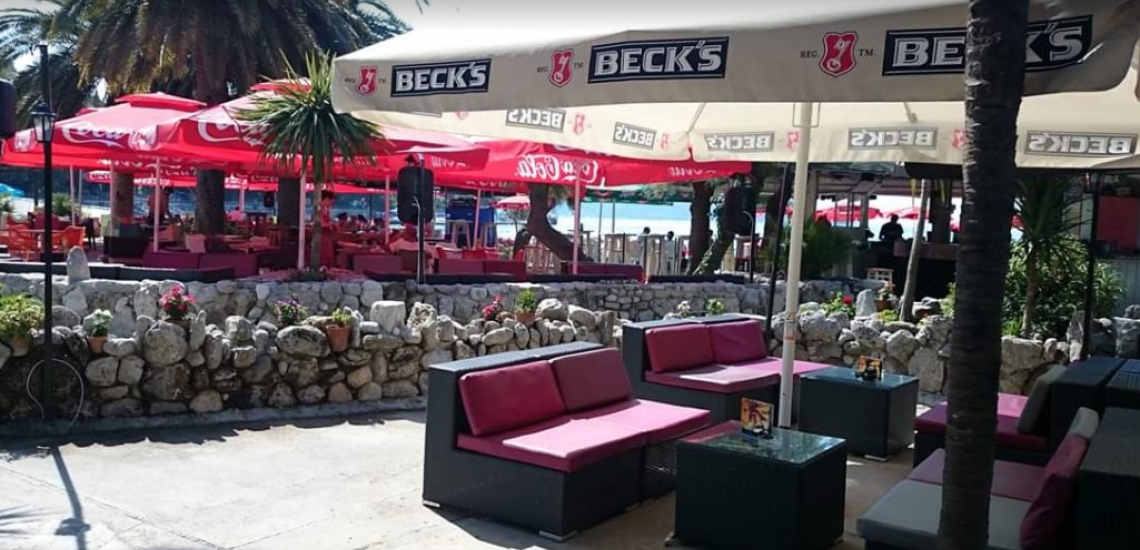 People&#039;s Beach Bar, пляжный бар People&#039;s в Херцег-Нови